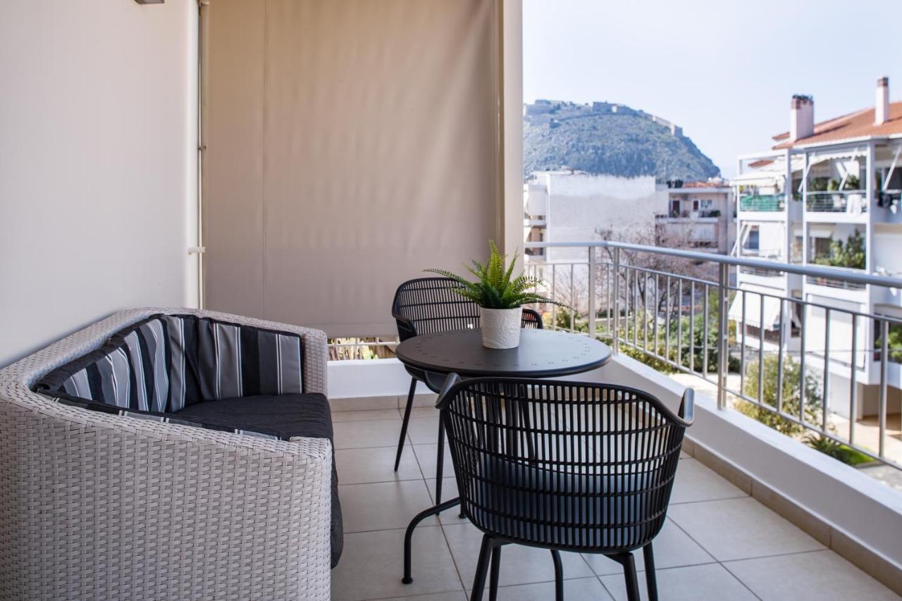 Living In Nafplio Urban Chic Apartments Bagian luar foto
