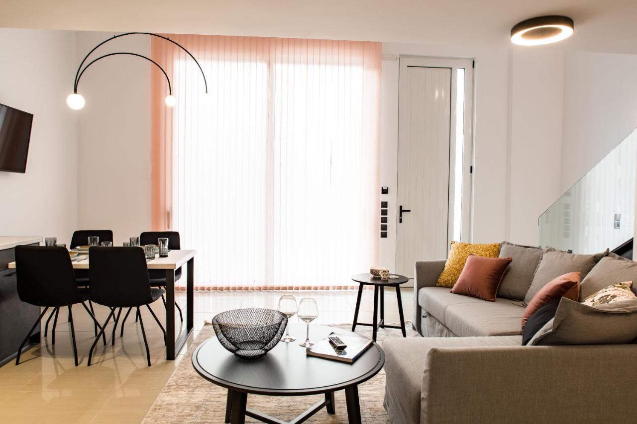 Living In Nafplio Urban Chic Apartments Bagian luar foto